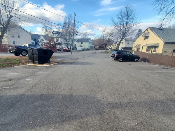 $2,700 | 4 Oakcrest Road, Unit 31, Boston, MA 02136