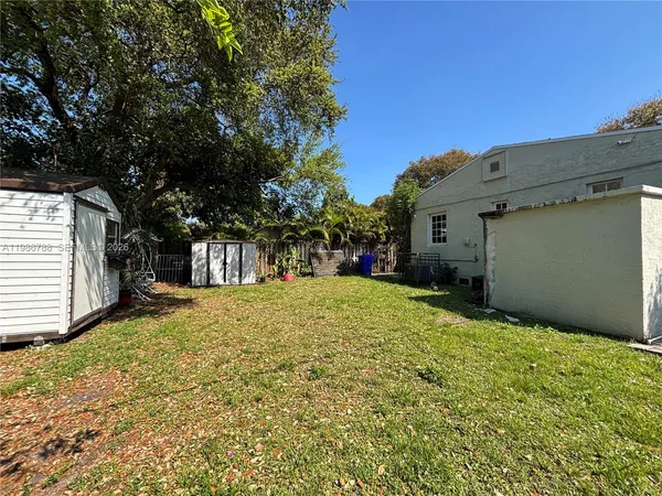 $3,000 | 521 Northwest 48th Street, Miami, FL 33127