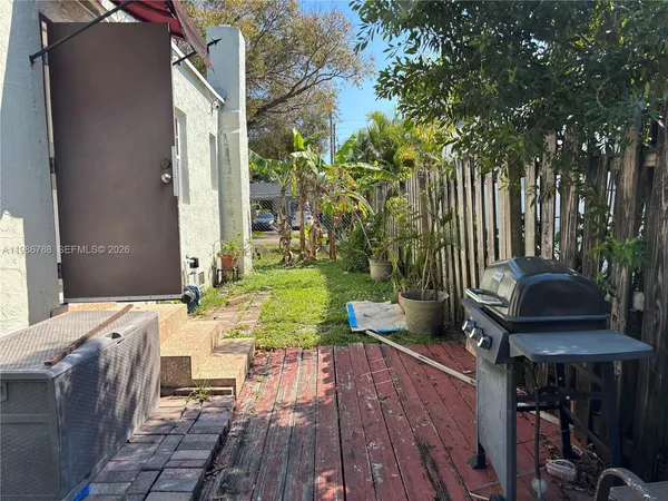 $3,000 | 521 Northwest 48th Street, Miami, FL 33127