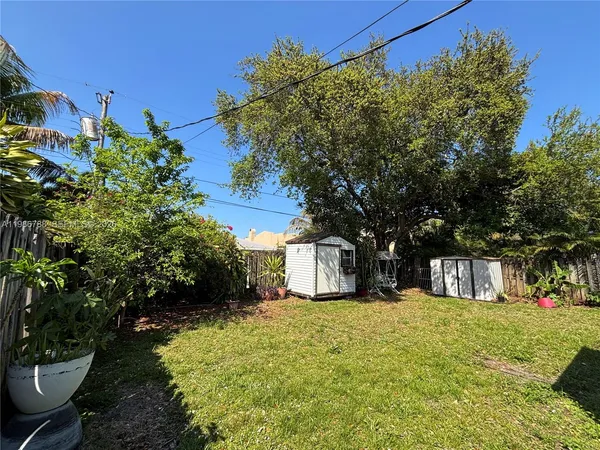 $3,000 | 521 Northwest 48th Street, Miami, FL 33127