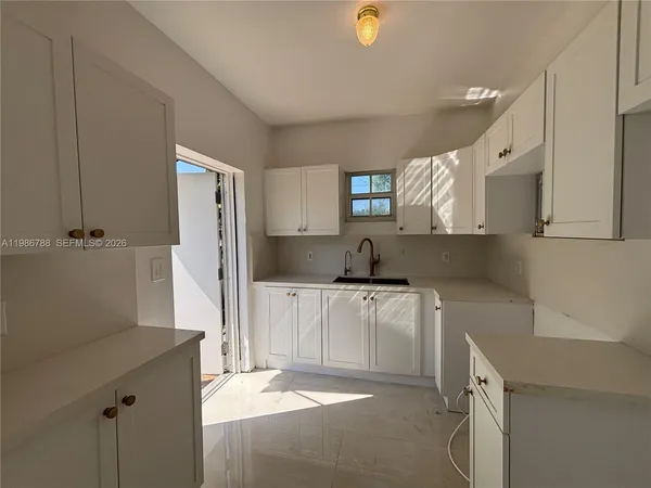 $3,000 | 521 Northwest 48th Street, Miami, FL 33127