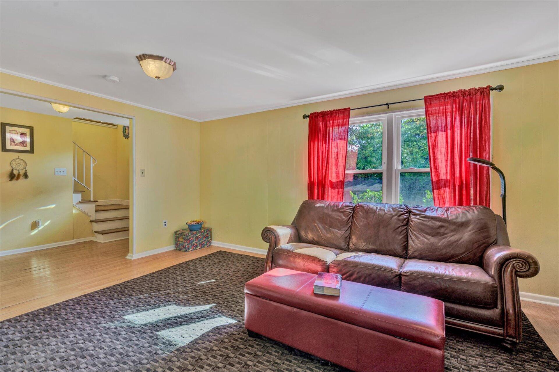 3517 Meadowlark Road Roanoke, VA 24018 - Photo 17 of 28 17_Family Rm-2_3517_Meadowlark Rd