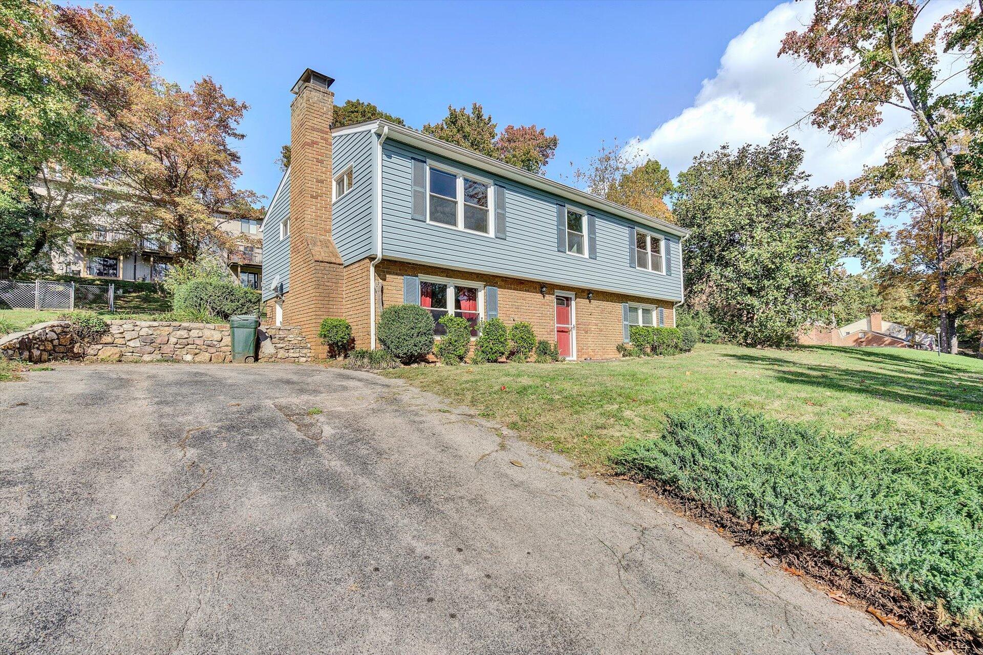 3517 Meadowlark Road Roanoke, VA 24018 - Photo 3 of 28 3_Front_Left_3517_Meadowlark Rd