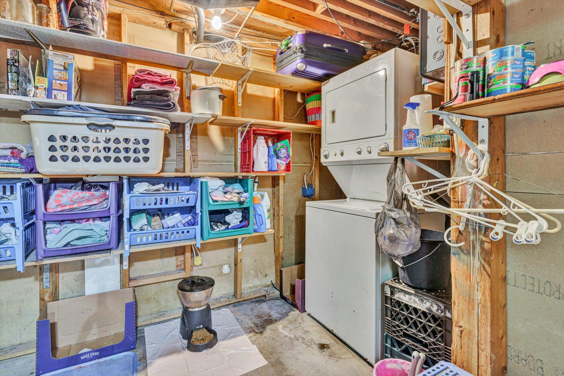 3517 Meadowlark Road Roanoke, VA 24018 - Photo 23 of 28 23_Laundry_3517_Meadowlark Rd