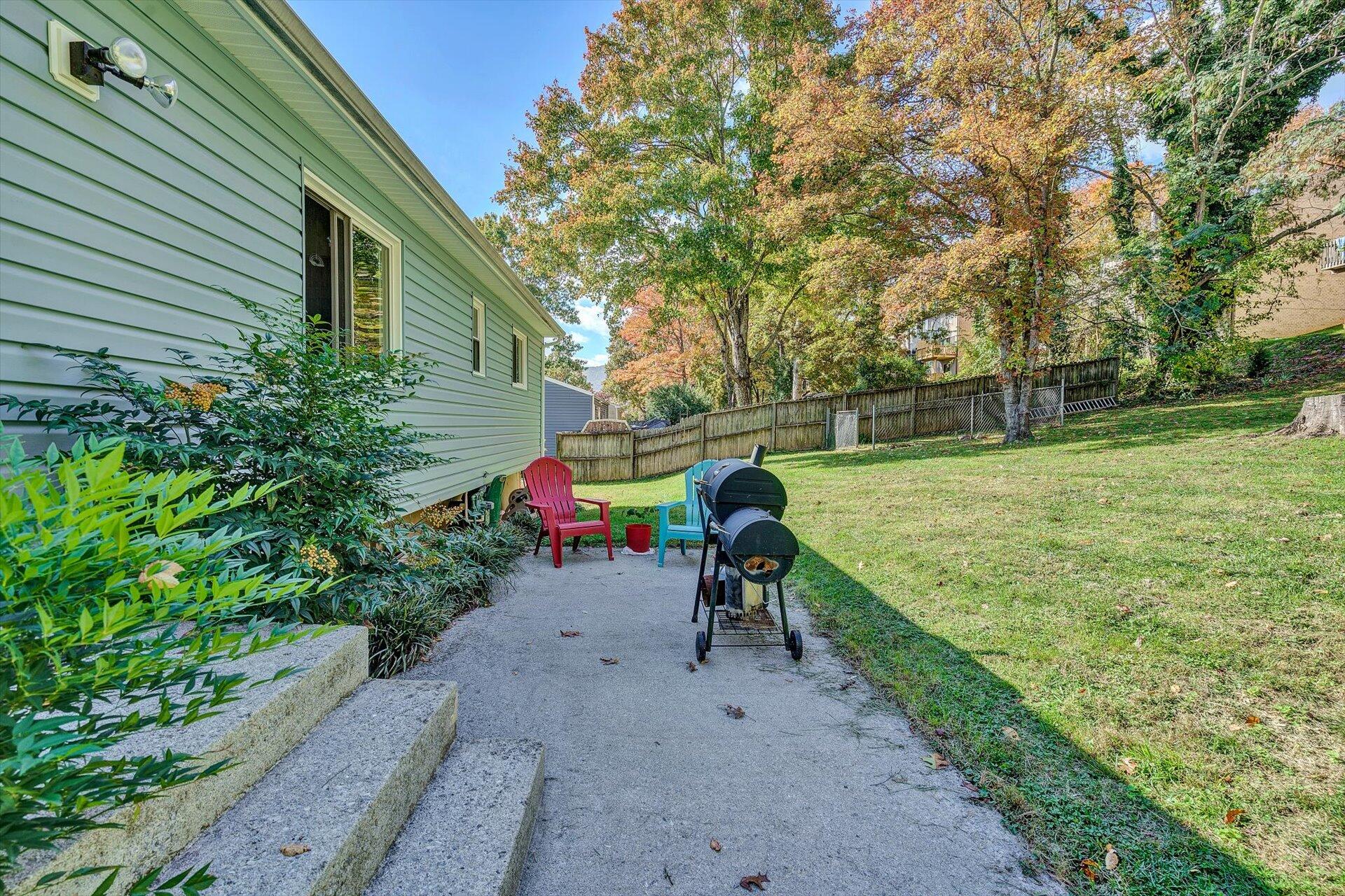3517 Meadowlark Road Roanoke, VA 24018 - Photo 26 of 28 26_Back_Patio-2_3517_Meadowlark Rd