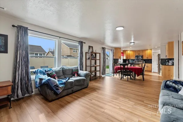 $579,900 | 1028 North Star Bright Lane, Star, ID 83669