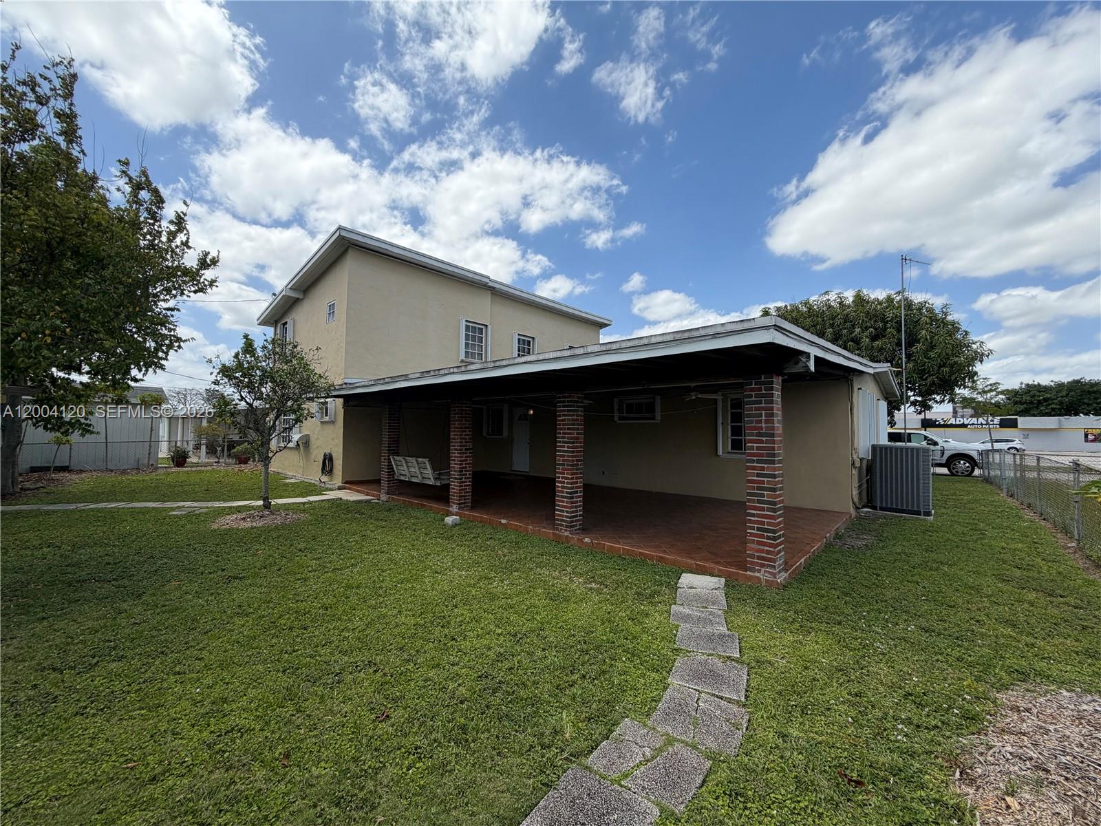 10910 Southwest 40th Street Miami, FL 33165 - Photo 36 of 40