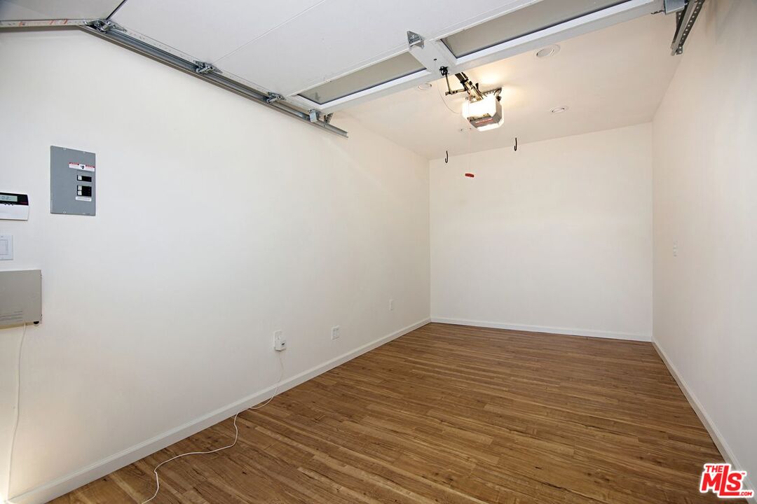 3749 Griffith View Drive Los Angeles, CA 90039 - Photo 33 of 34 a view of a small space