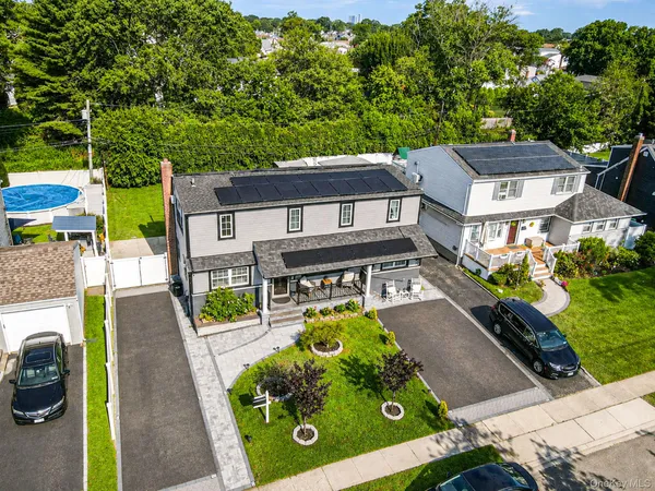 $950,000 | 828 Strang Drive, Wantagh, NY 11793