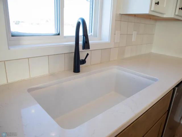 $539,999 | 304 Neuman Boulevard, Colfax, ND 58018