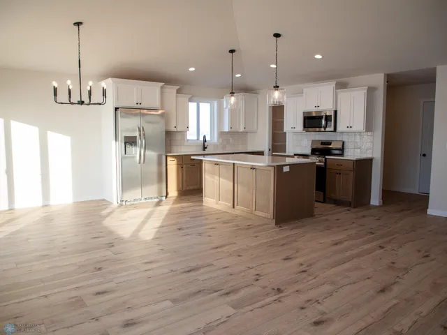 $539,999 | 304 Neuman Boulevard, Colfax, ND 58018