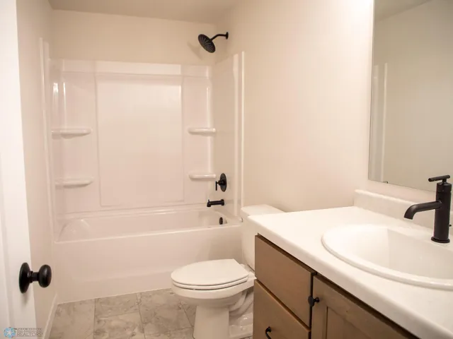 $539,999 | 304 Neuman Boulevard, Colfax, ND 58018