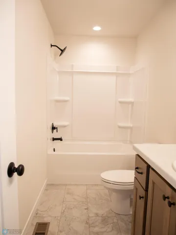 $539,999 | 304 Neuman Boulevard, Colfax, ND 58018