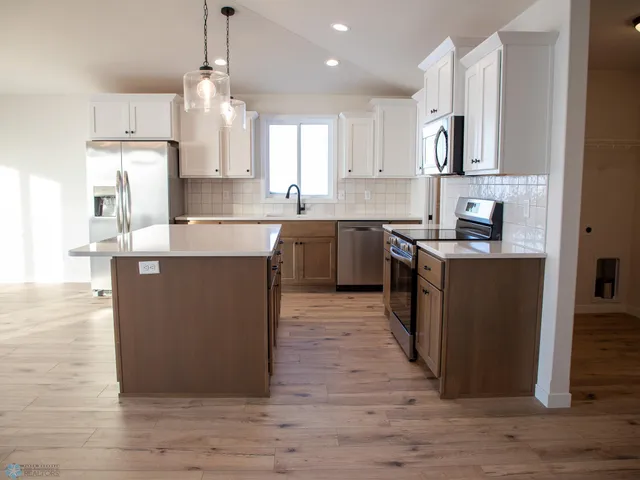 $539,999 | 304 Neuman Boulevard, Colfax, ND 58018