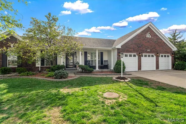 $500,000 | 961 Weatherstone Drive, St. Charles, MO 63304