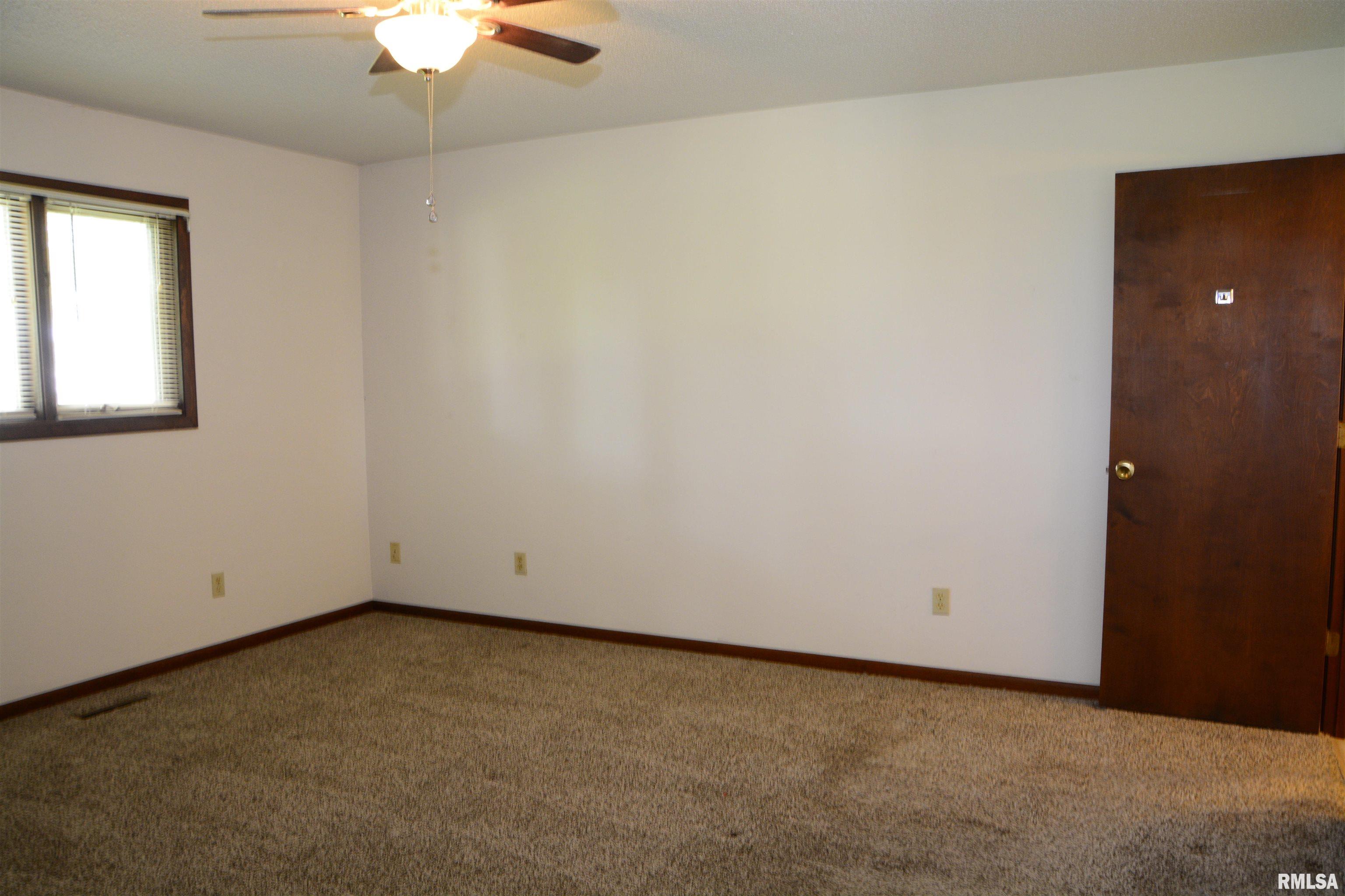 1220 Maple Avenue Macomb, IL 61455 - Photo 12 of 20