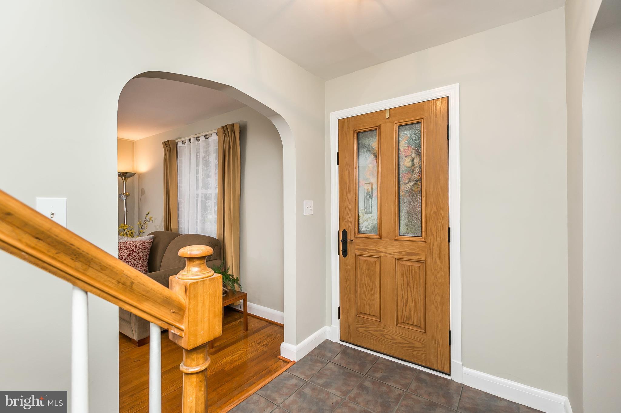 22 Dunvegan Road Baltimore, MD 21228 - Photo 2 of 30 & this one's a stand-out! Inviting tiled entry