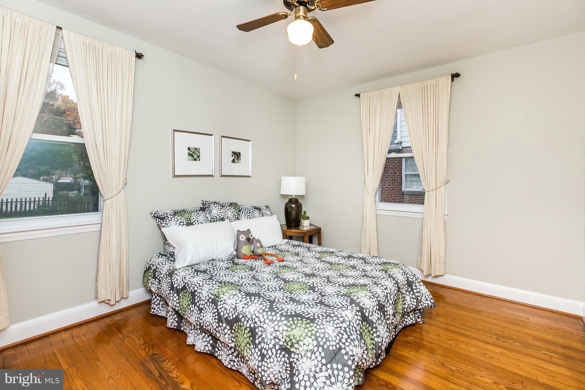 22 Dunvegan Road Baltimore, MD 21228 - Photo 16 of 30 Spacious main level Bedroom, armoire included