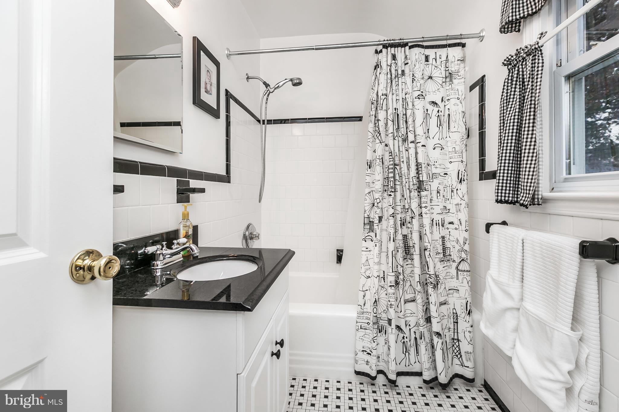 22 Dunvegan Road Baltimore, MD 21228 - Photo 20 of 30 Tastefully updated second level Bath