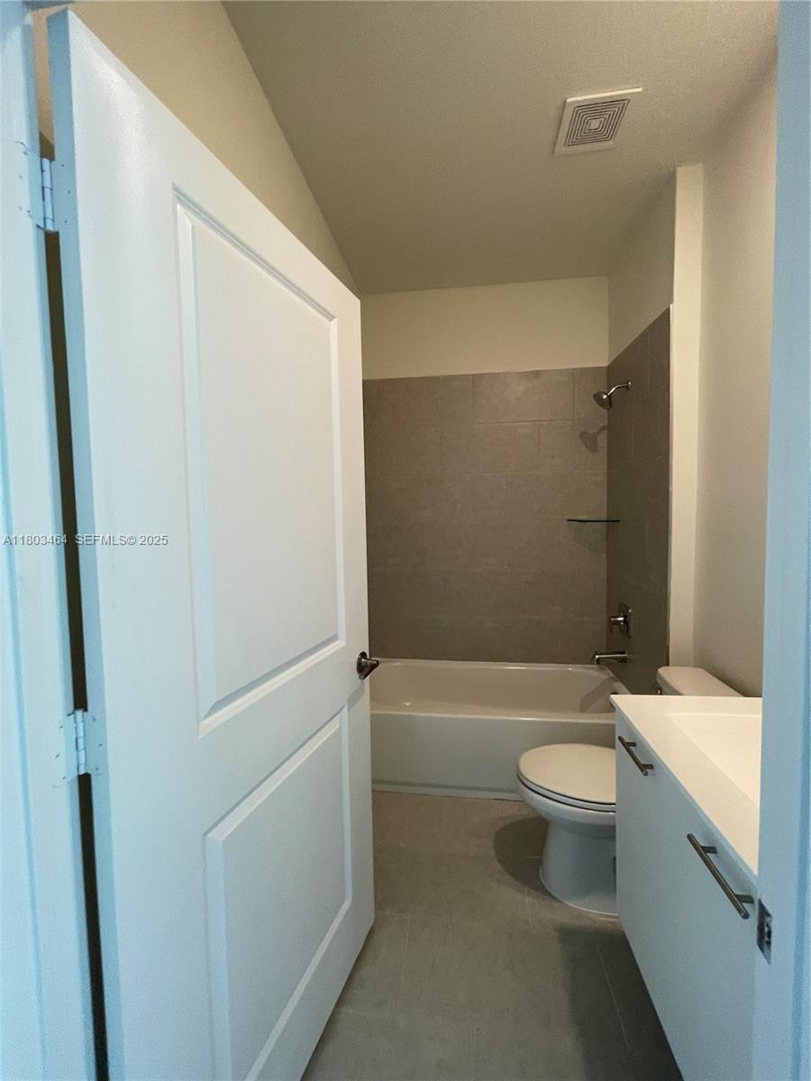 8167 Northwest 41st Street, Unit E409 Doral, FL 33166 - Photo 22 of 24