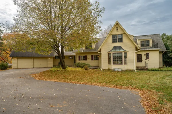 $1,220,000 | 8601 County Road 3 Northwest, Oronoco, MN 55960