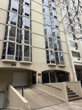 $2,200 | 1340 North Dearborn Street, Unit 7D, Chicago, IL 60610