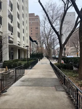 $2,200 | 1340 North Dearborn Street, Unit 7D, Chicago, IL 60610