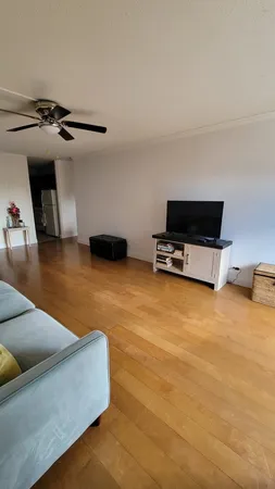 $2,200 | 1340 North Dearborn Street, Unit 7D, Chicago, IL 60610