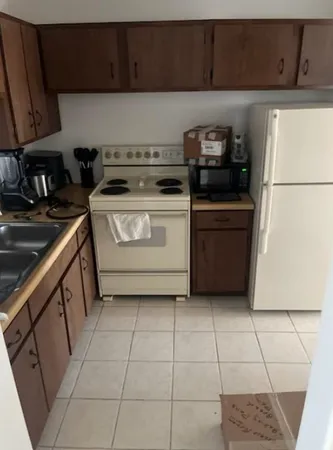 $2,200 | 1340 North Dearborn Street, Unit 7D, Chicago, IL 60610