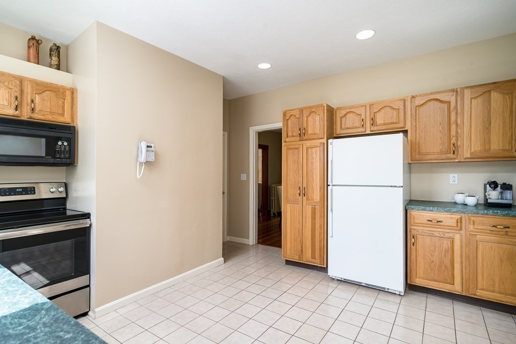 16 Henderson Street Needham, MA 02492 - Photo 12 of 30