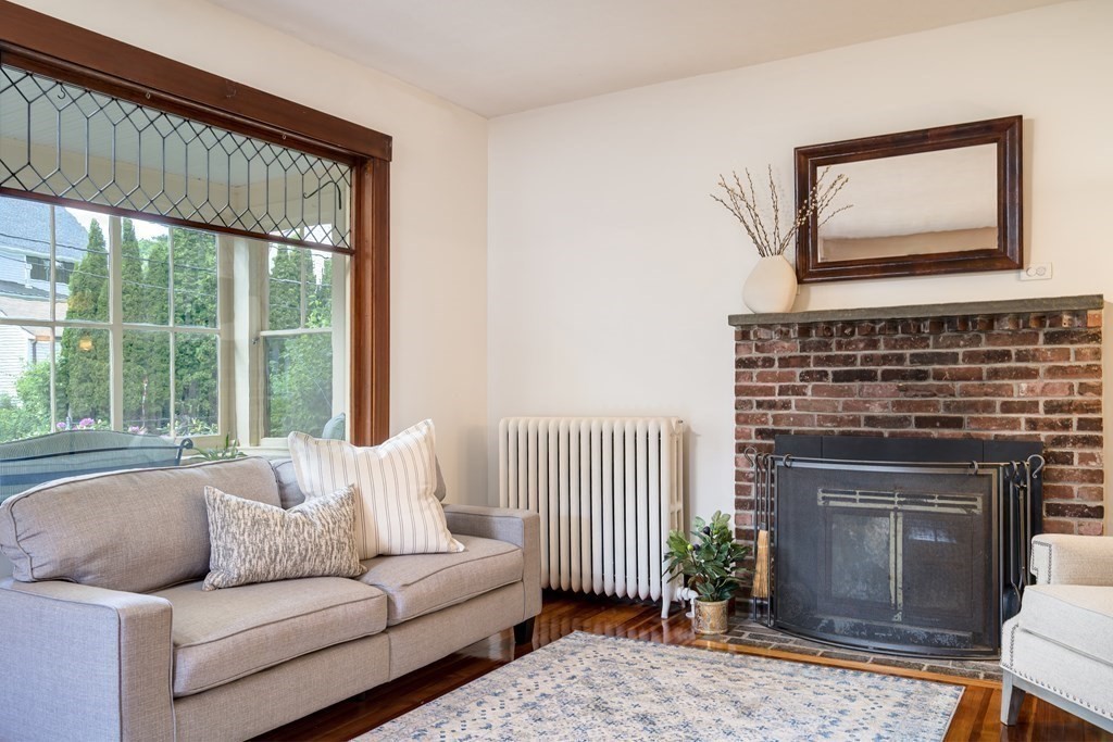 16 Henderson Street Needham, MA 02492 - Photo 6 of 30