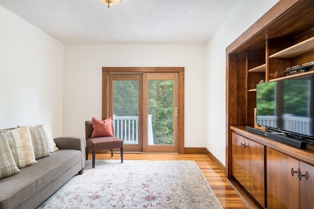 16 Henderson Street Needham, MA 02492 - Photo 9 of 30