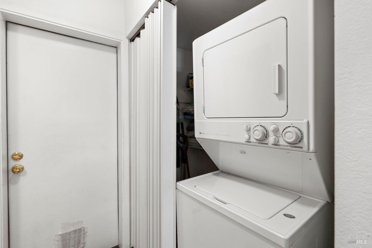 186 Redhawk Road Novato, CA 94949 - Photo 13 of 17 In unit laundry is a huge plus!