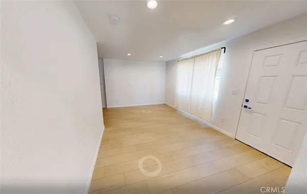 $2,545 | 5637 Redwood Avenue, Unit B, Palmdale, CA 93551