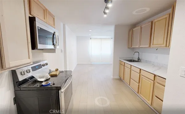 $2,545 | 5637 Redwood Avenue, Unit B, Palmdale, CA 93551