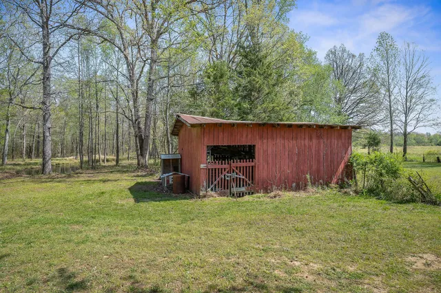 $380,000 | 10157 Manchester Highway, Morrison, TN 37357