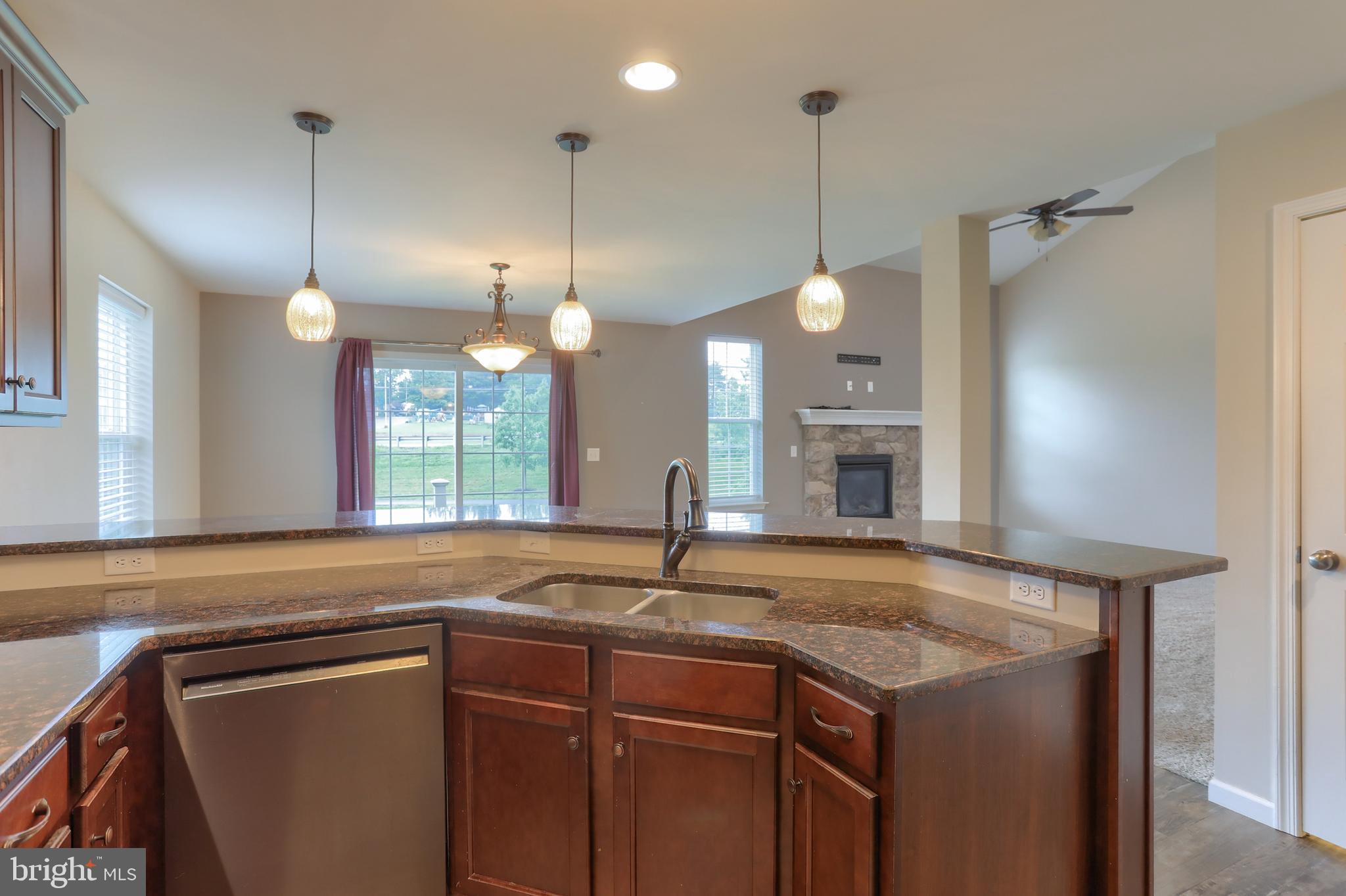 3 Blue Jay Lebanon, PA 17042 - Photo 17 of 44 Breakfast Bar