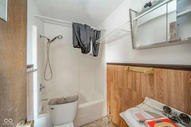 $120,000 | 810 South Harrison Street, Alexandria, IN 46001