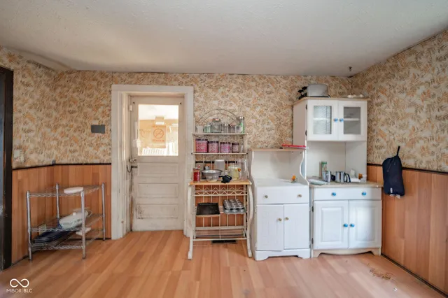 $120,000 | 810 South Harrison Street, Alexandria, IN 46001