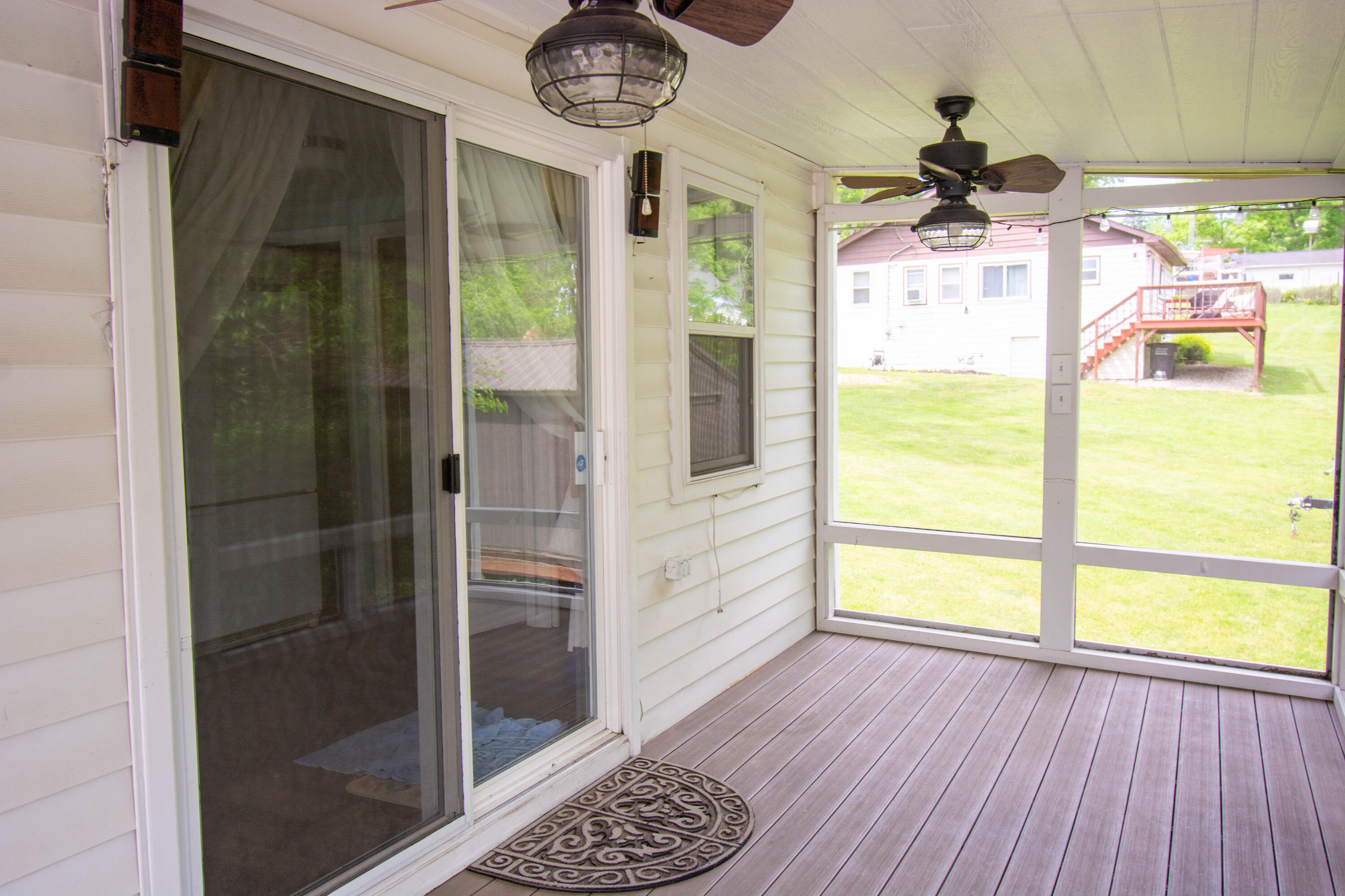 N3220 Acacia Road Geneva, WI 53147 - Photo 6 of 27 Back Screened In Deck