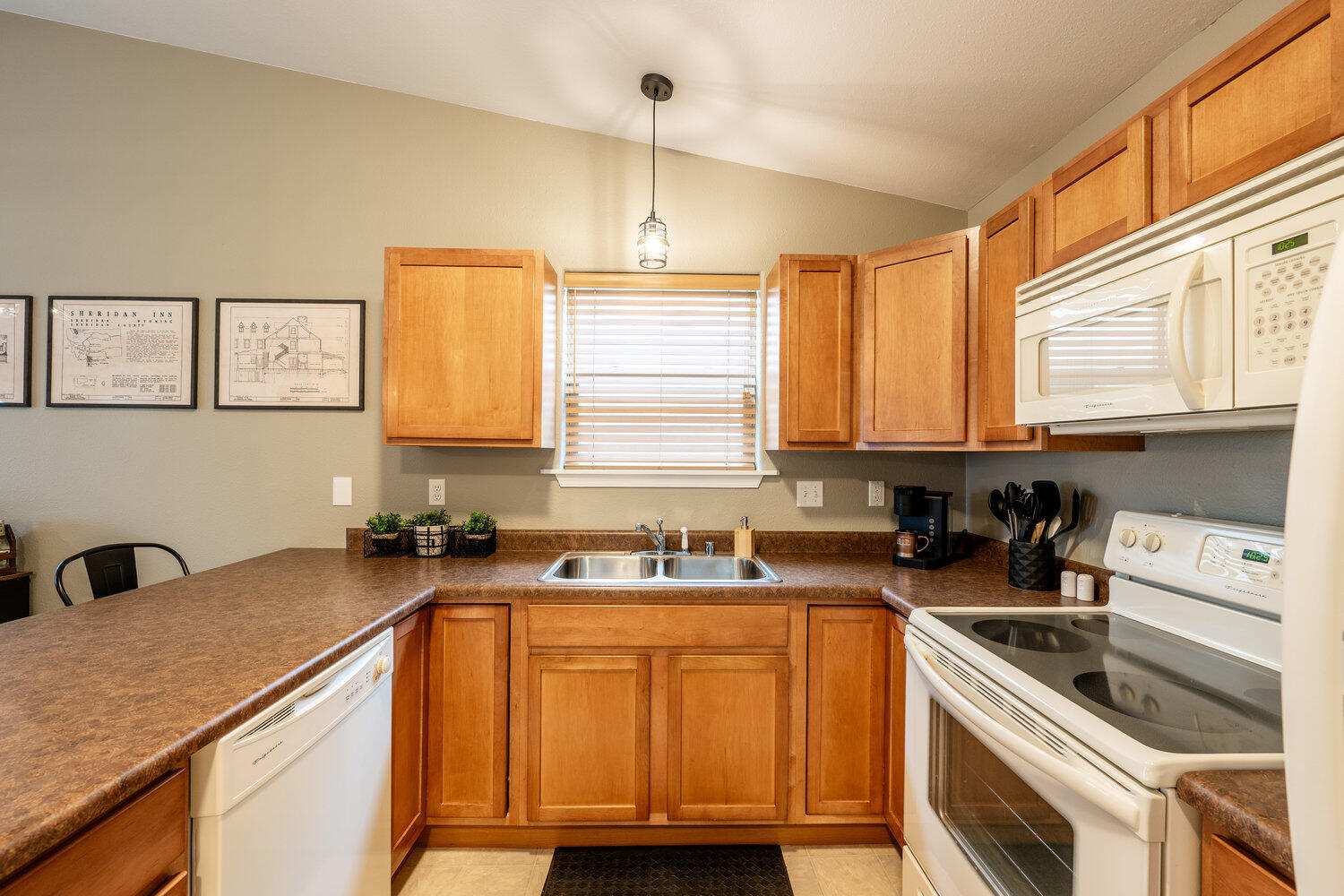 484 Blue Sky Court Sheridan, WY 82801 - Photo 22 of 25 024_dsc_5336-hdr_353