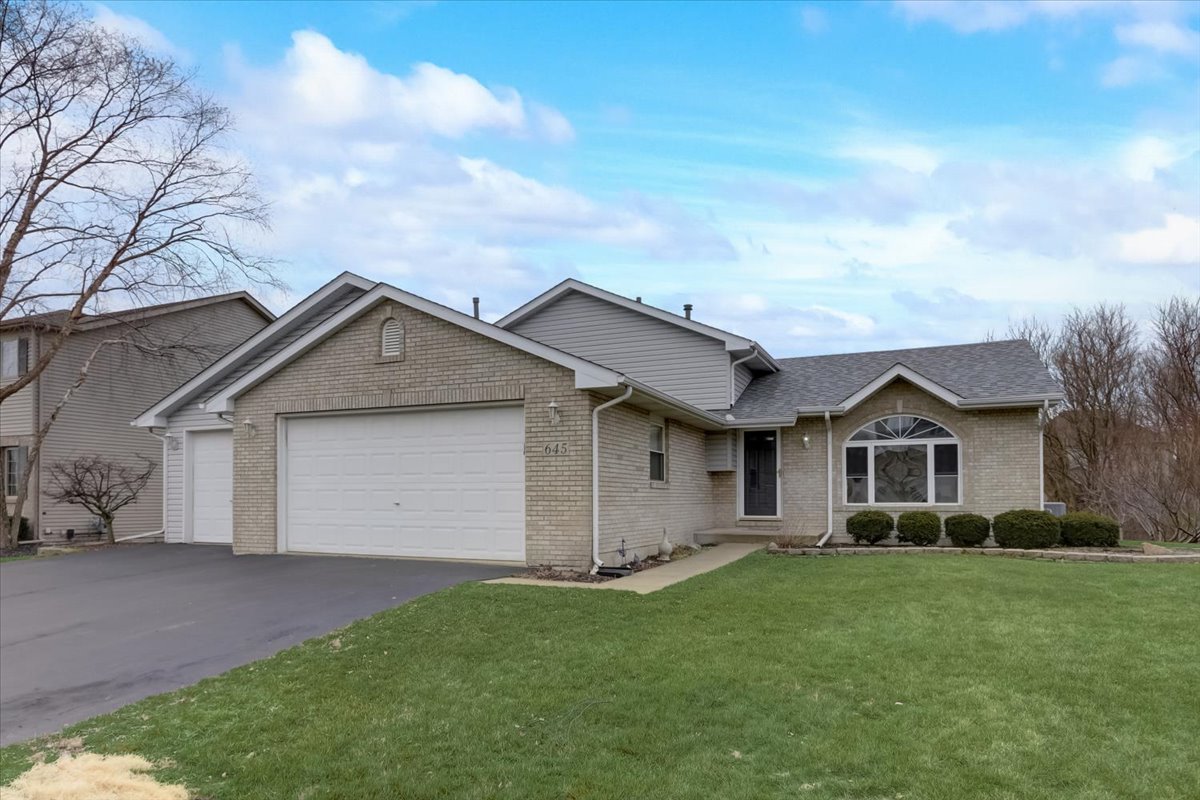 645 Otter Way, Oswego, IL 60543 Compass