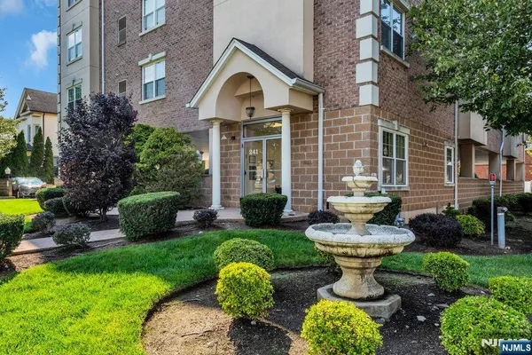$415,000 | 241 Union Street, Unit 302, Hackensack, NJ 07601