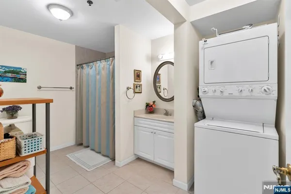 $415,000 | 241 Union Street, Unit 302, Hackensack, NJ 07601