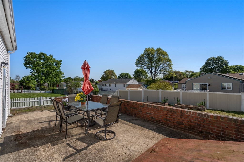 37 Porter Road Marlborough, MA 01752 - Photo 3 of 40 Gallery Image 3