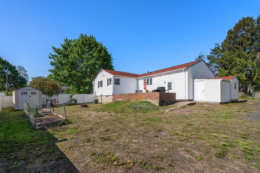 37 Porter Road Marlborough, MA 01752 - Photo 4 of 40 Gallery Image 4