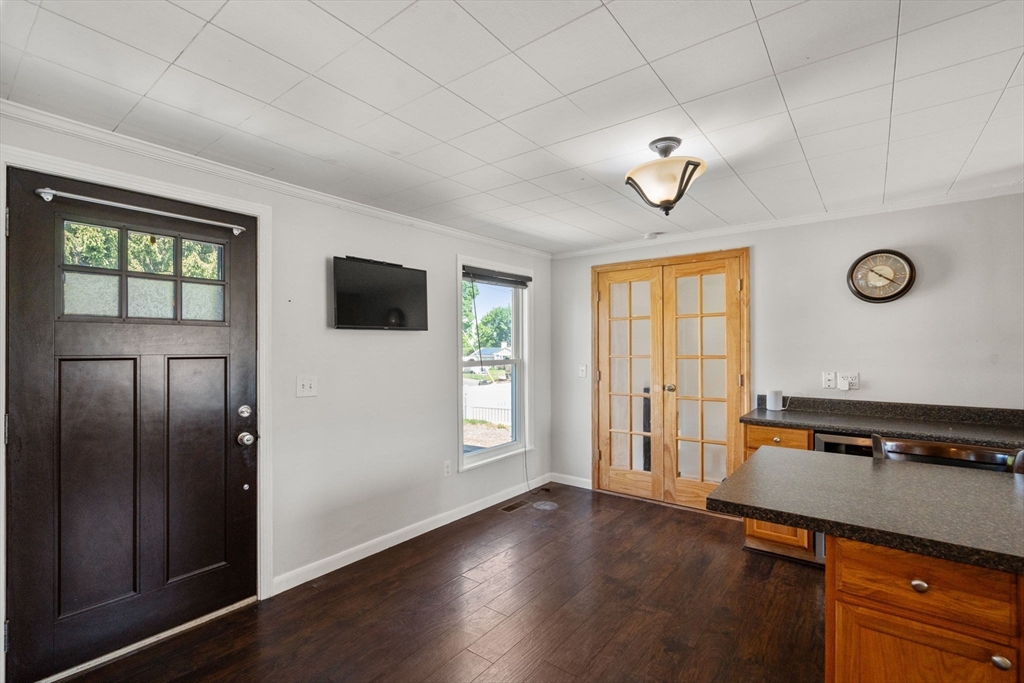 37 Porter Road Marlborough, MA 01752 - Photo 5 of 40 Gallery Image 5