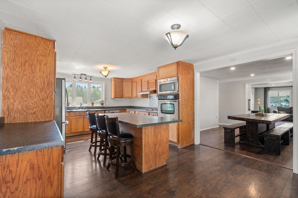 37 Porter Road Marlborough, MA 01752 - Photo 6 of 40 Gallery Image 6