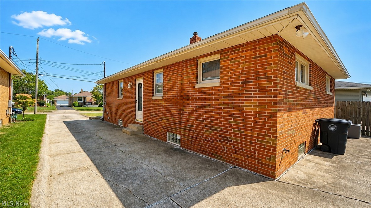 612 Ingalls Road Akron, OH 44312 - Photo 6 of 50 Gallery Image 6