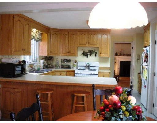 178 Federal Hill Road Milford, NH 03055 - Photo 2 of 12